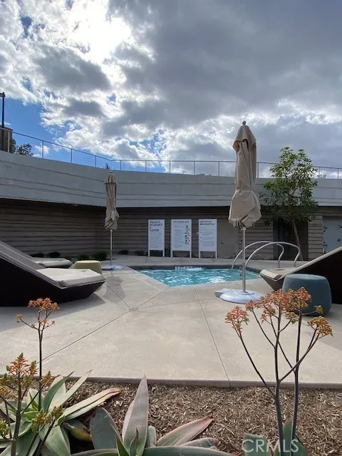1055 Cadence Irvine, CA 92618