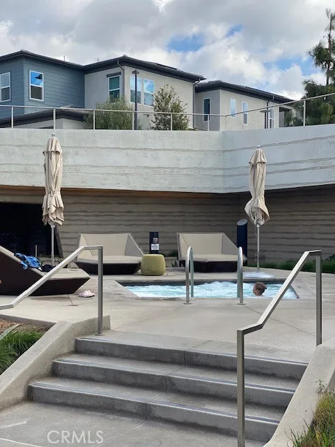 1055 Cadence Irvine, CA 92618