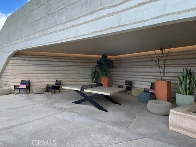 1055 Cadence Irvine, CA 92618