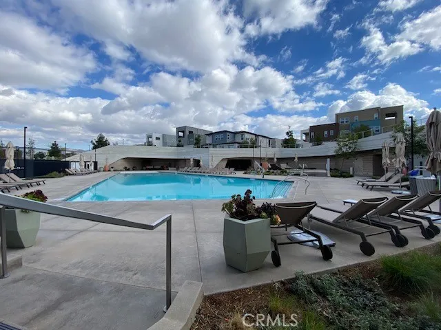 1055 Cadence Irvine, CA 92618