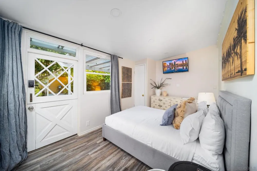 7375 Eads #A La Jolla, CA 92037