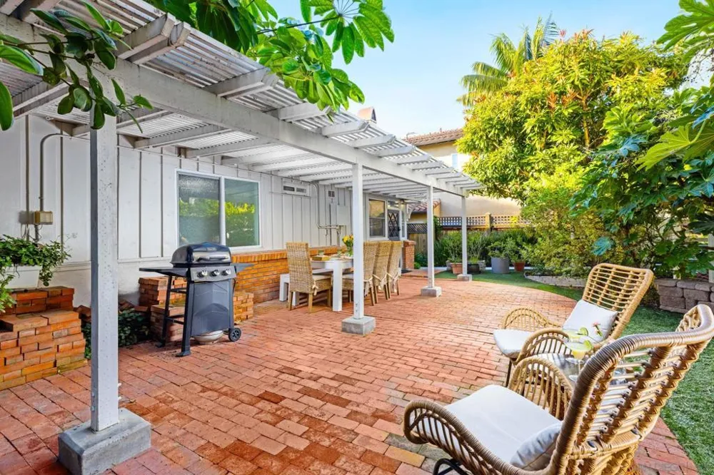 7375 Eads #A La Jolla, CA 92037