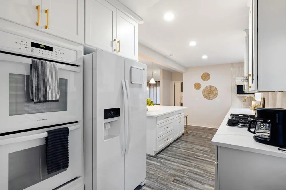 7375 Eads #A La Jolla, CA 92037