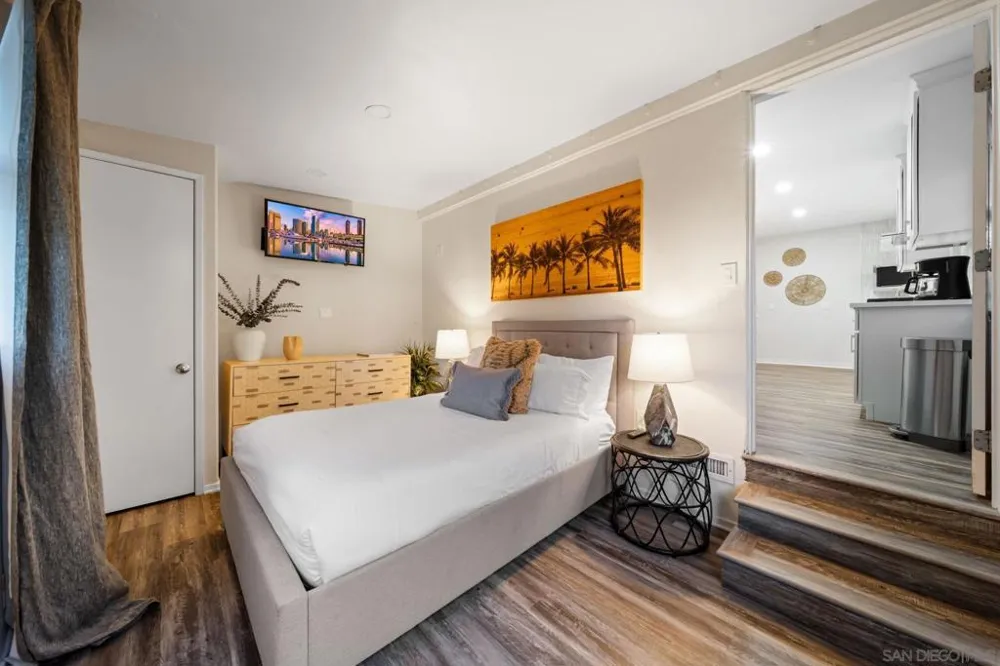 7375 Eads #A La Jolla, CA 92037