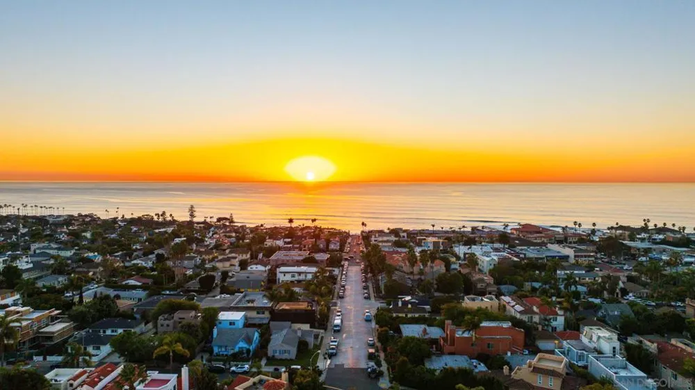 7375 Eads #A La Jolla, CA 92037