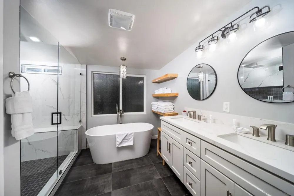 7375 Eads #A La Jolla, CA 92037