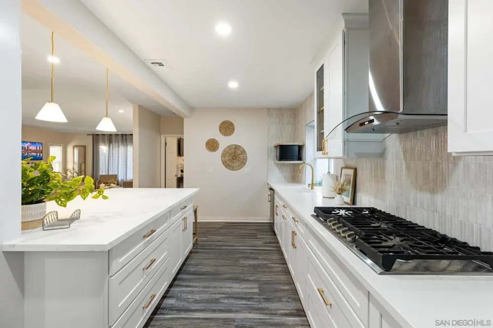 7375 Eads #A La Jolla, CA 92037