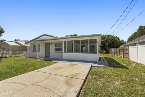 404 Wisteria Street