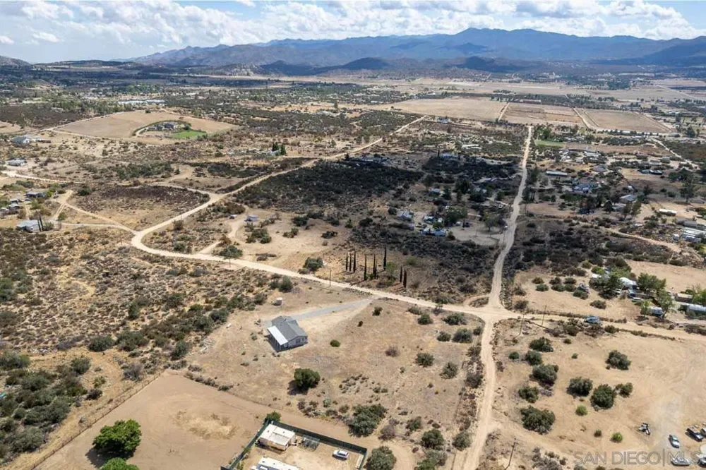 59420 Roger Lane Anza, CA 92539