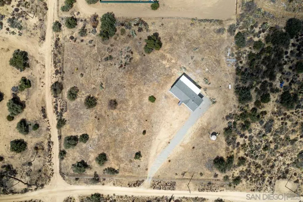 59420 Roger Lane Anza, CA 92539
