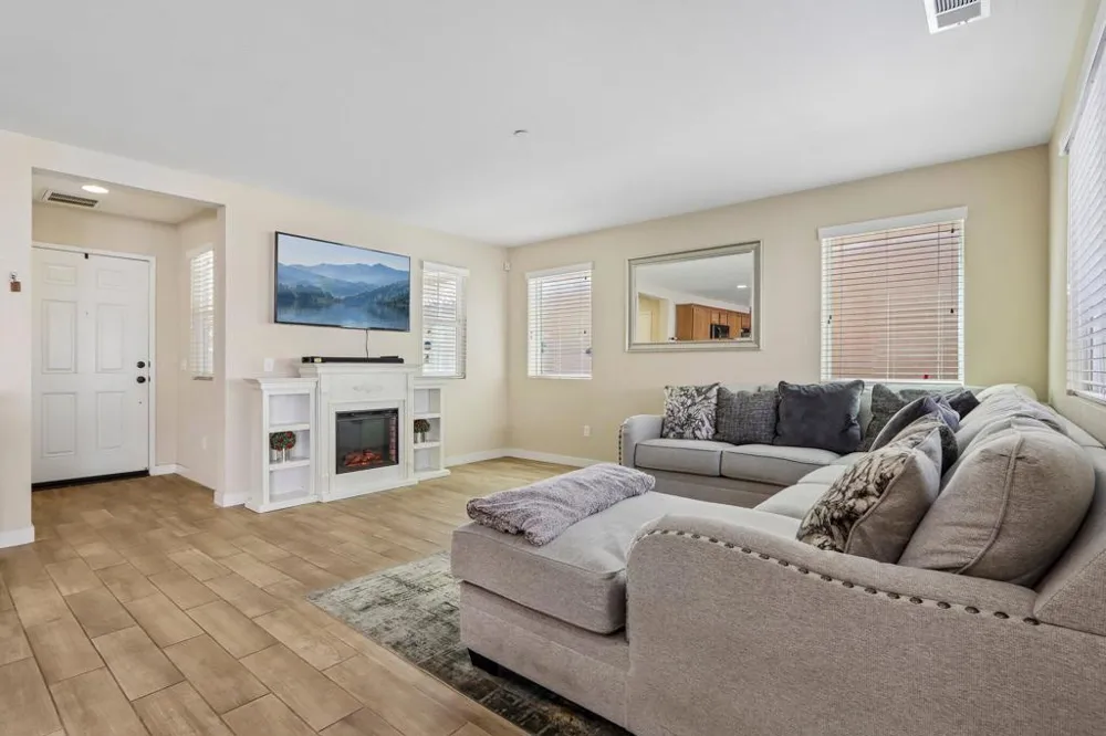 1410 Silverberry Lane Beaumont, CA 92223