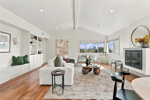 1420 S Bundy Drive #405