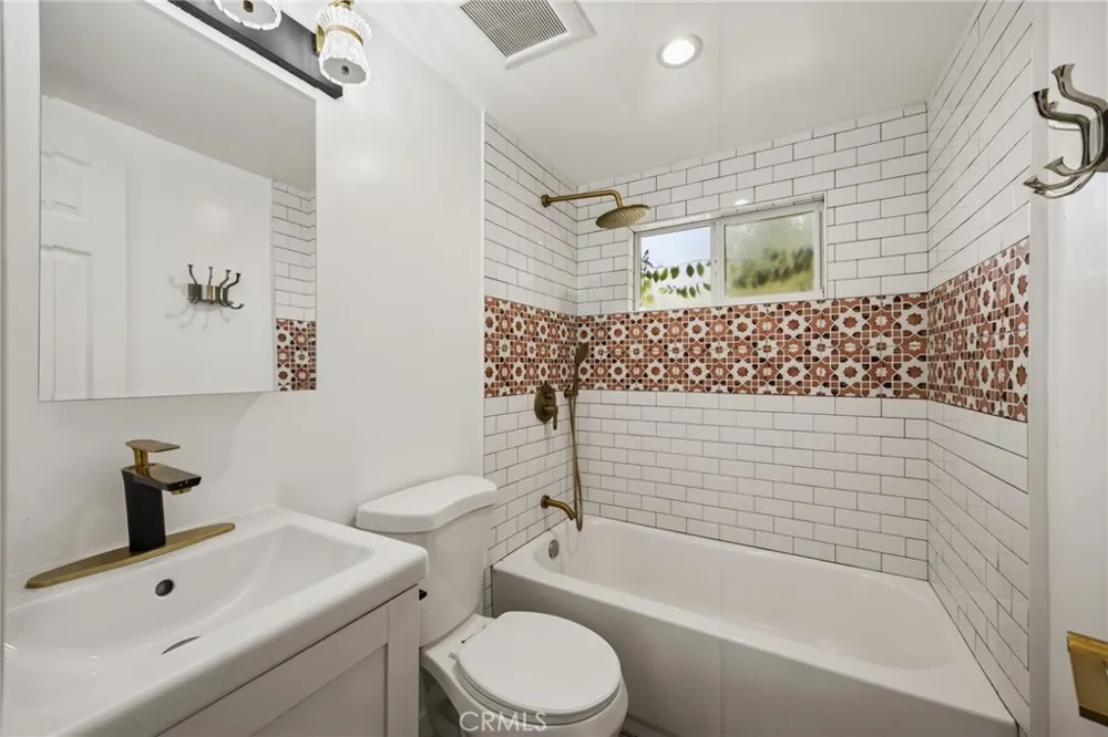 1930 Weepah Way Los Angeles, CA 90046