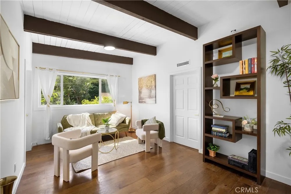 1930 Weepah Way Los Angeles, CA 90046