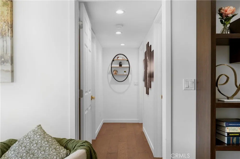 1930 Weepah Way Los Angeles, CA 90046