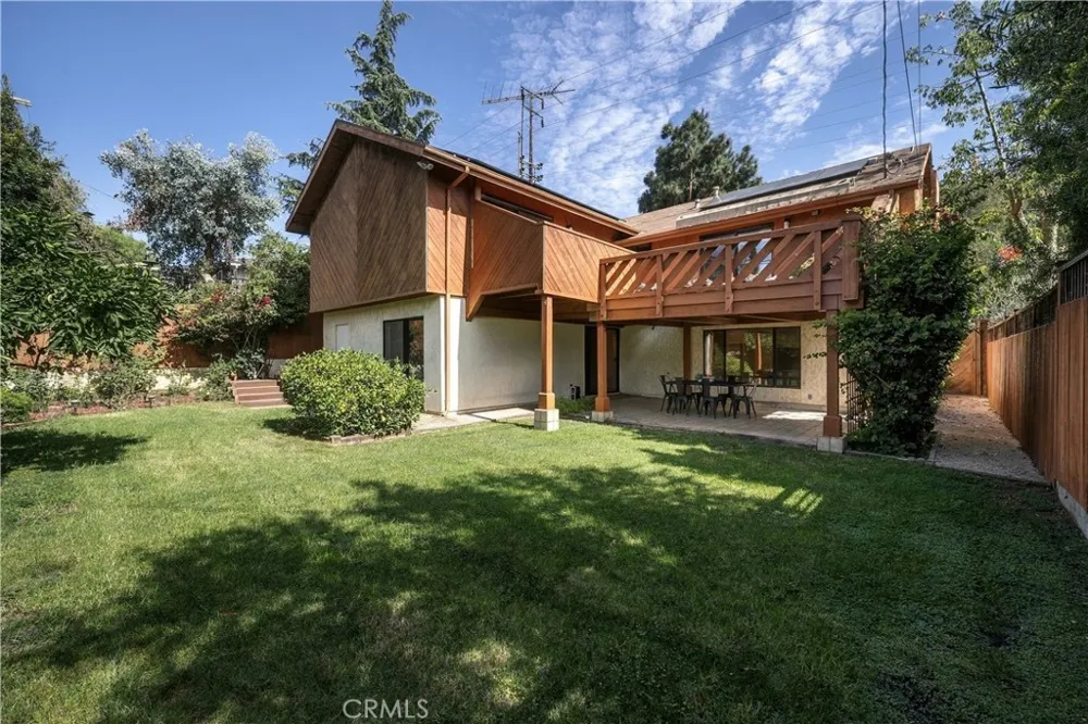 3585 Military Los Angeles, CA 90034