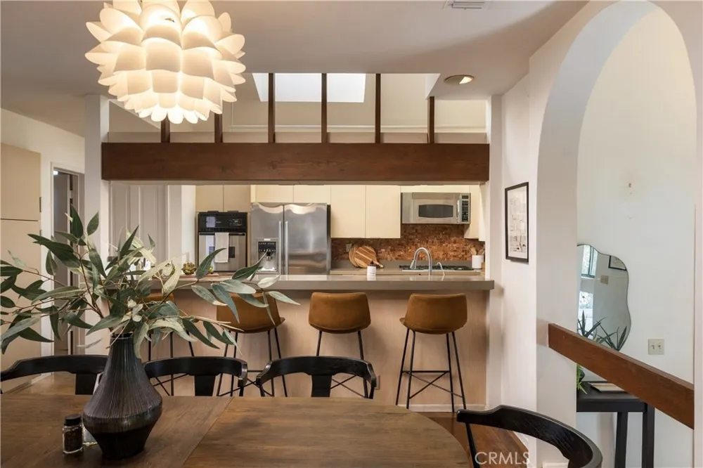 3585 Military Los Angeles, CA 90034