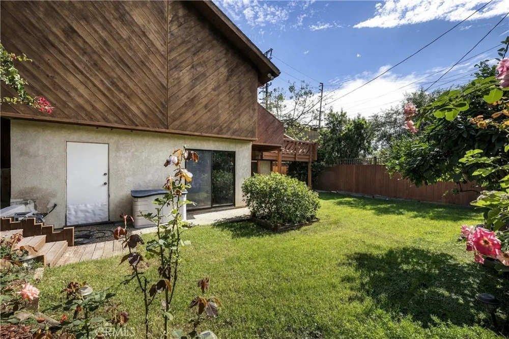 3585 Military Los Angeles, CA 90034