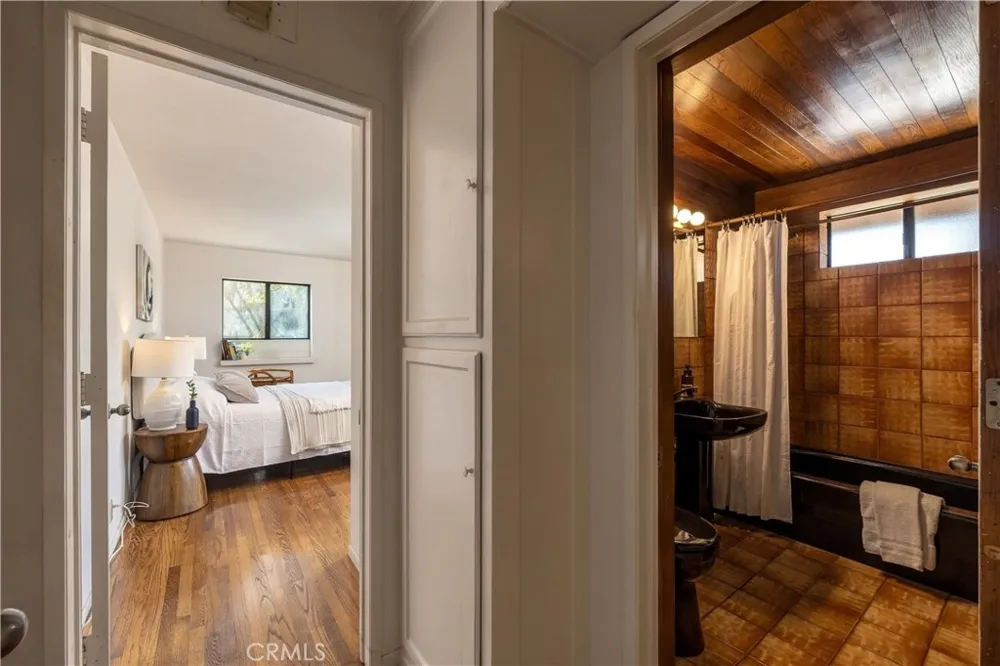 3585 Military Los Angeles, CA 90034