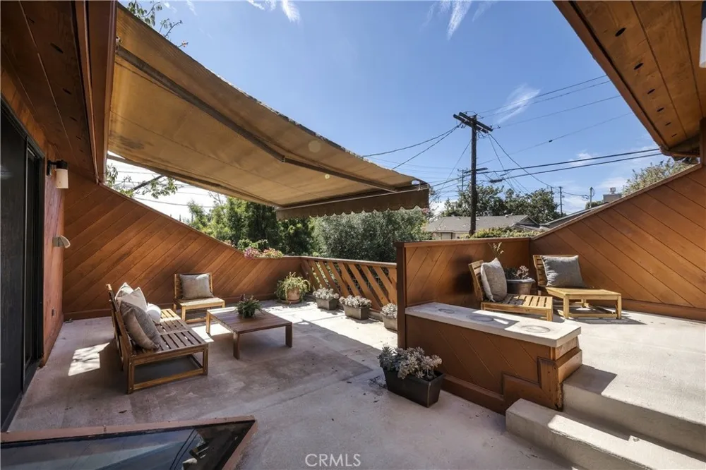 3585 Military Los Angeles, CA 90034