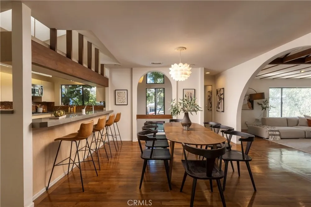 3585 Military Los Angeles, CA 90034