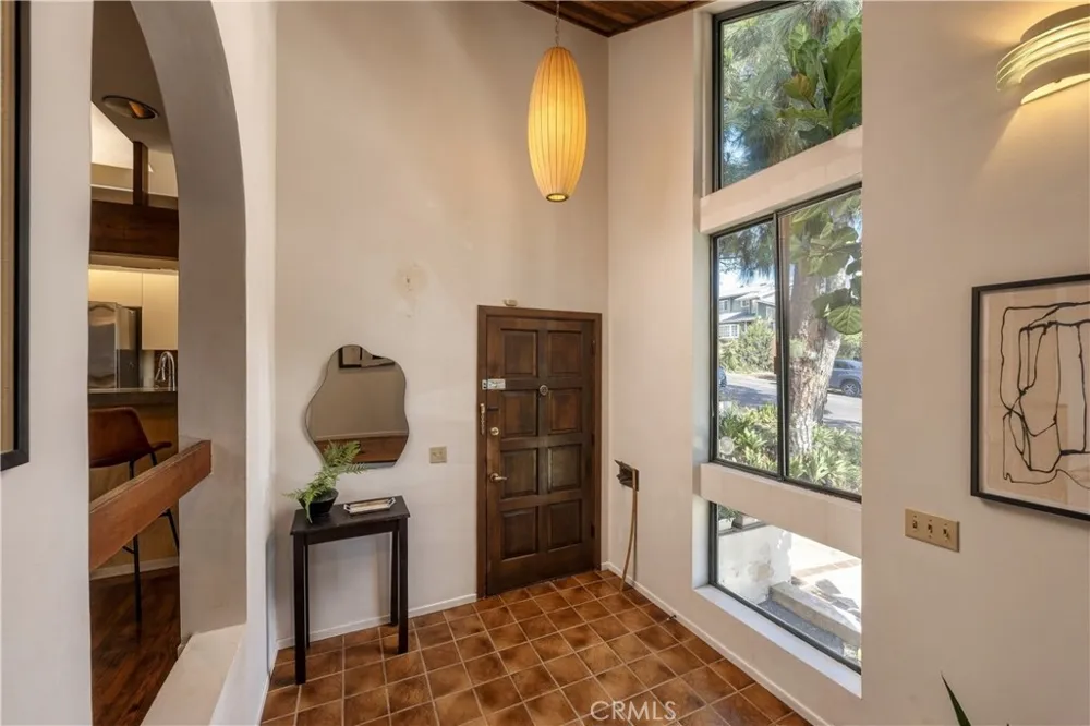 3585 Military Los Angeles, CA 90034
