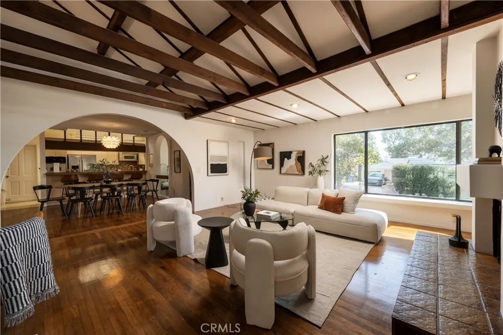 3585 Military Los Angeles, CA 90034