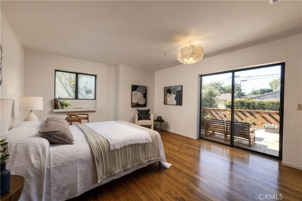 3585 Military Los Angeles, CA 90034