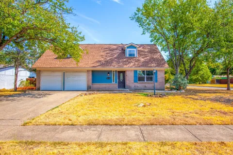 8708 Flicker Lane