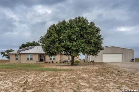 653 LAKE VALLEY DR