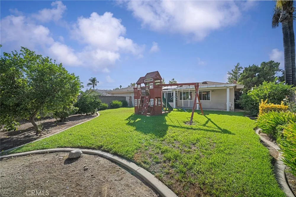 1848 2nd Upland, CA 91784