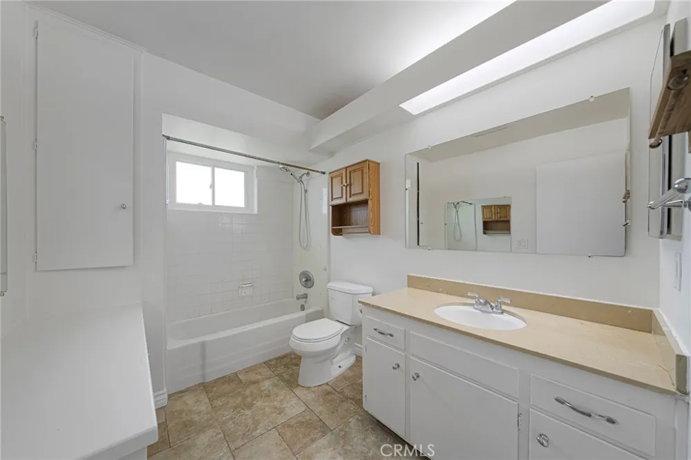 1848 2nd Upland, CA 91784