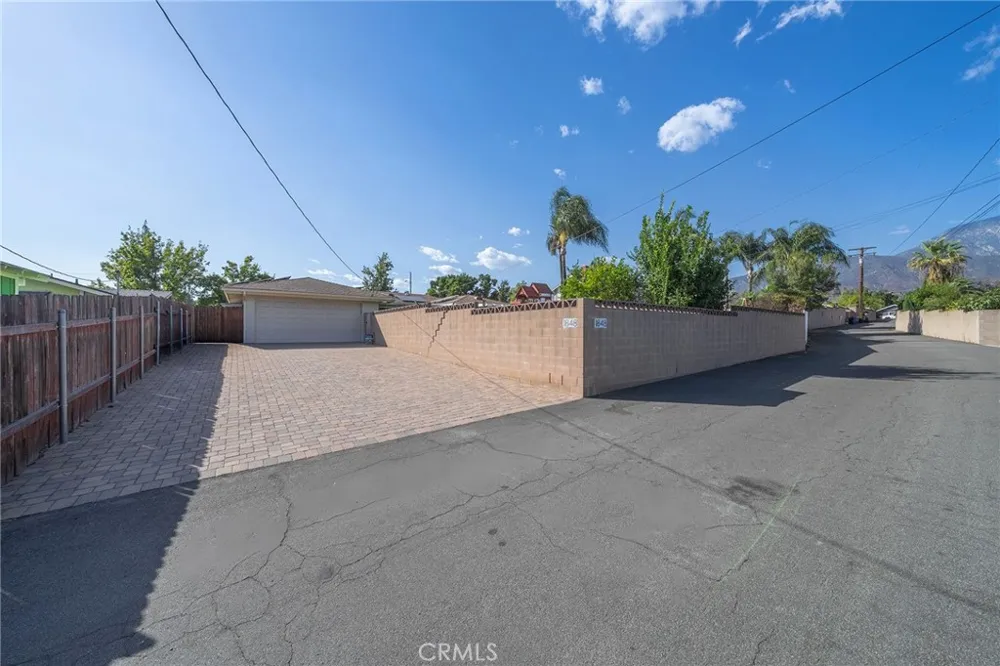 1848 2nd Upland, CA 91784