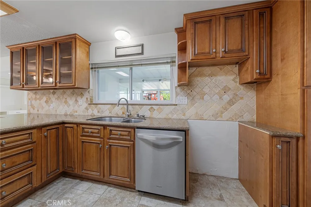 1848 2nd Upland, CA 91784
