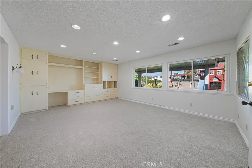 1848 2nd Upland, CA 91784