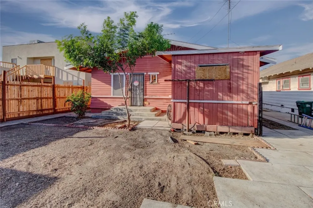 1700 E 7th Long Beach, CA 90813