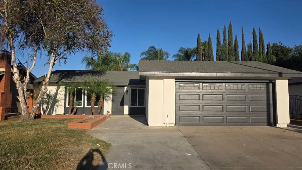 2863 S Cypress Point Ontario, CA 91761