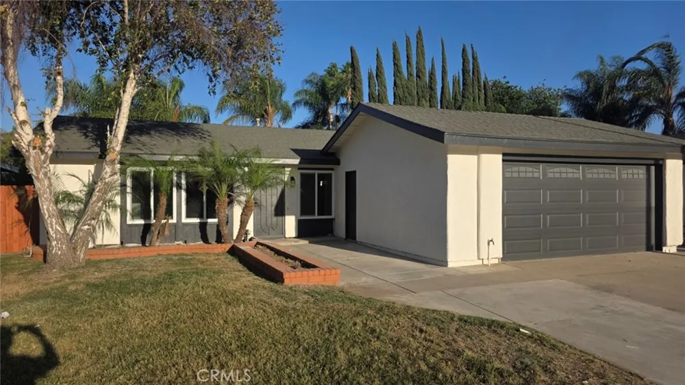 2863 S Cypress Point Ontario, CA 91761