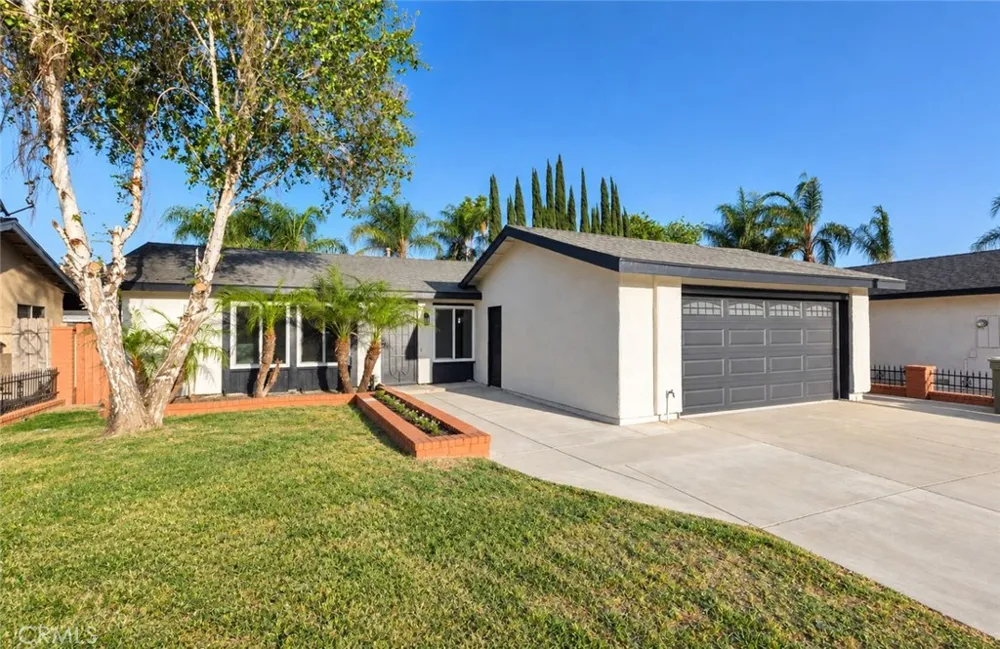 2863 S Cypress Point Ontario, CA 91761