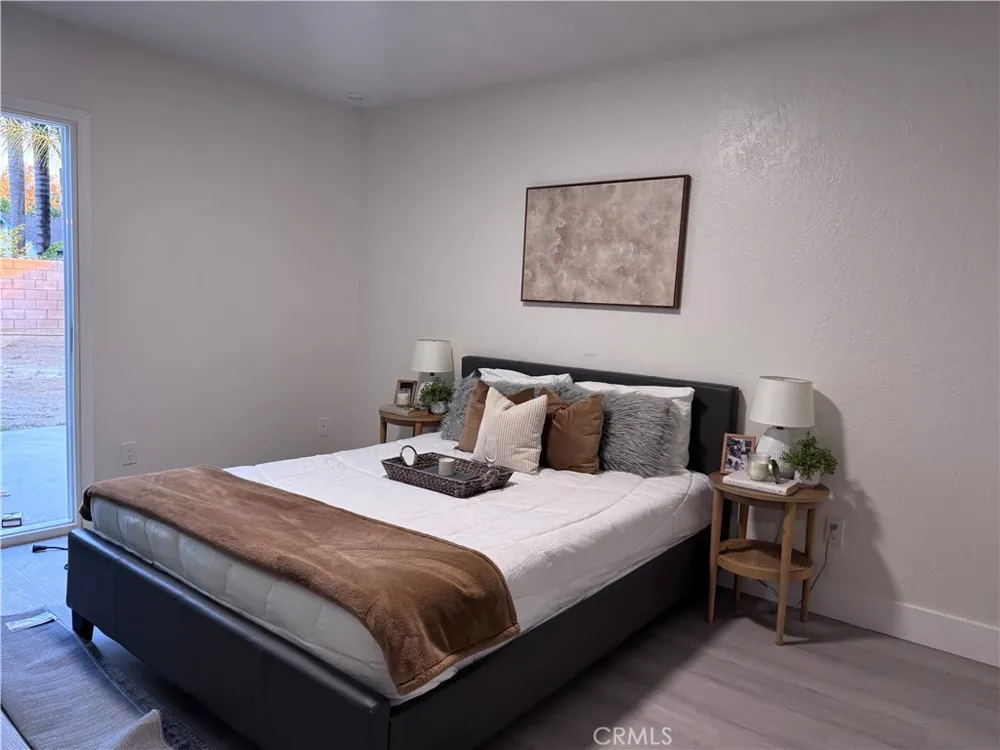 2863 S Cypress Point Ontario, CA 91761