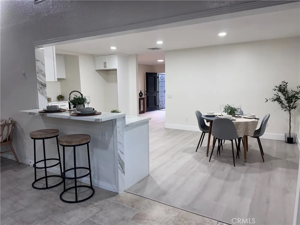 2863 S Cypress Point Ontario, CA 91761