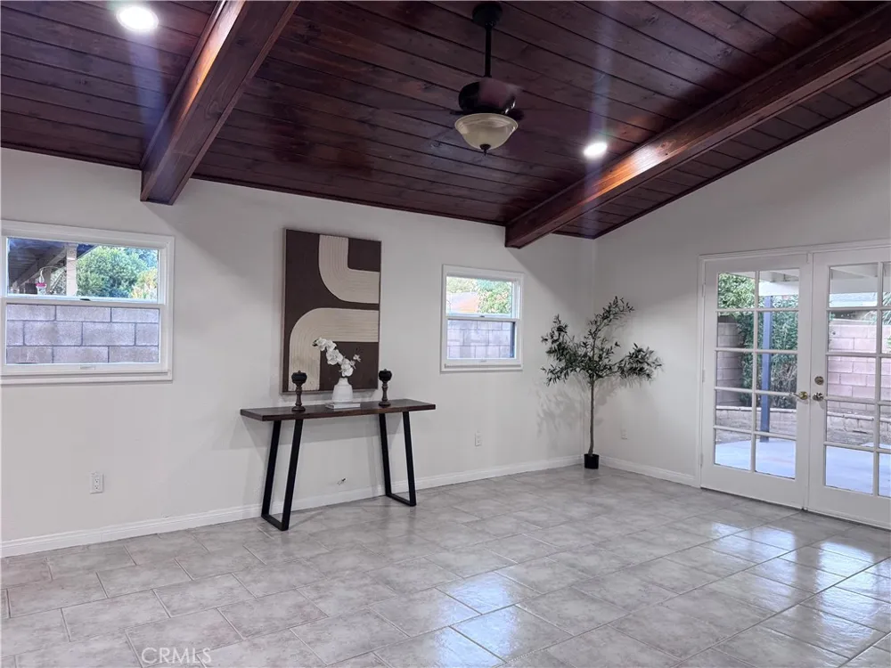 2863 S Cypress Point Ontario, CA 91761