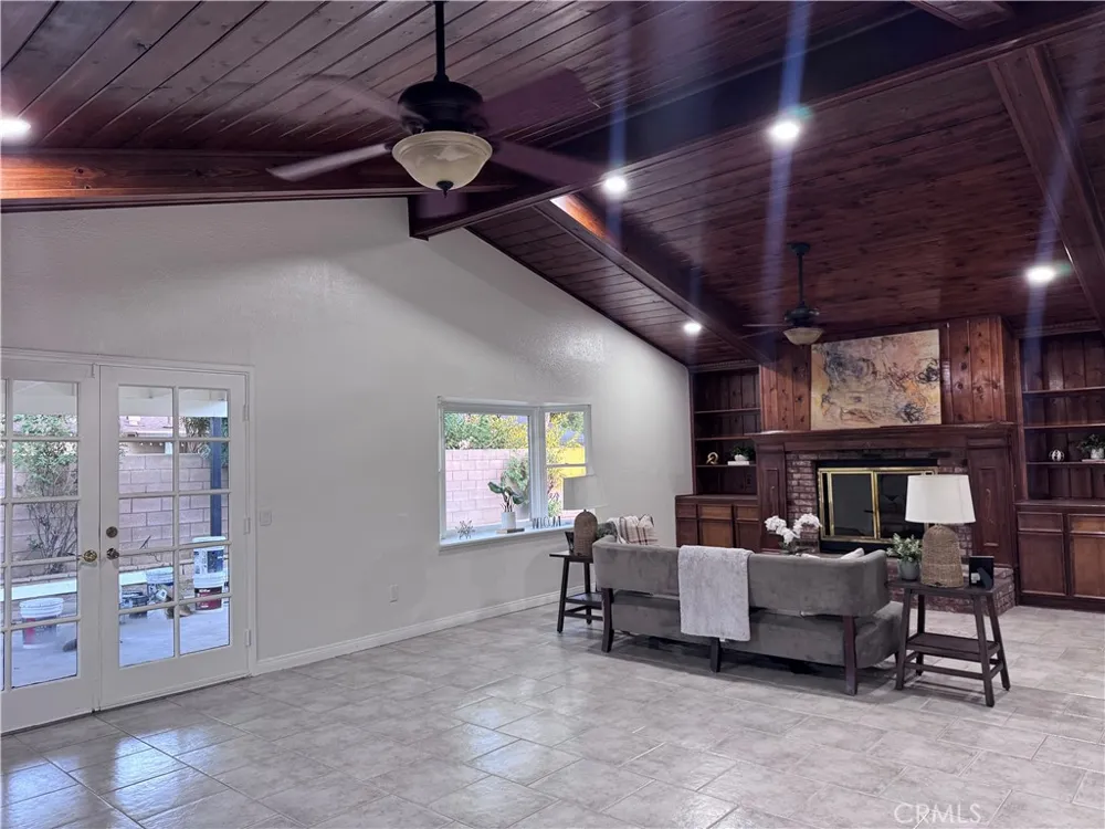 2863 S Cypress Point Ontario, CA 91761