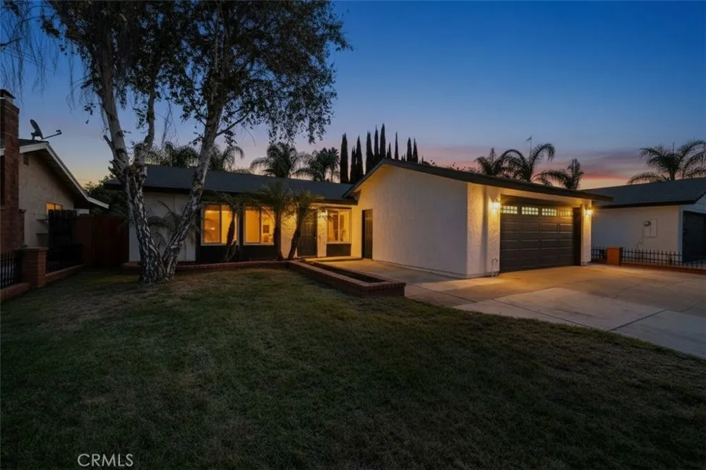2863 S Cypress Point Ontario, CA 91761