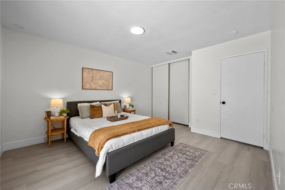 2863 S Cypress Point Ontario, CA 91761