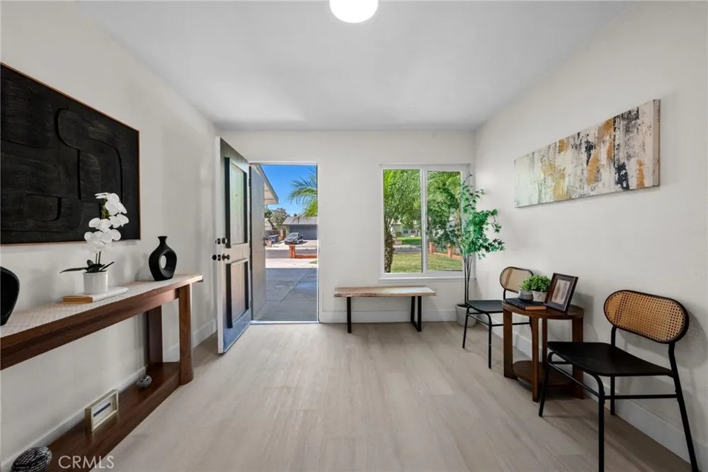 2863 S Cypress Point Ontario, CA 91761