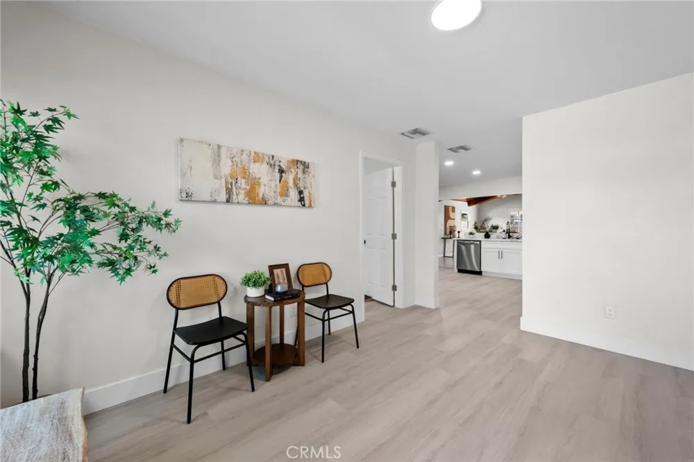 2863 S Cypress Point Ontario, CA 91761