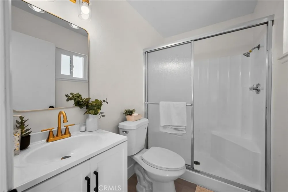 2863 S Cypress Point Ontario, CA 91761