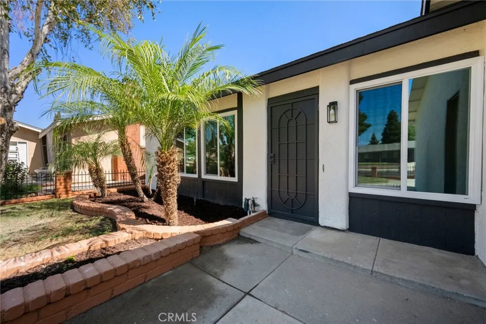 2863 S Cypress Point Ontario, CA 91761
