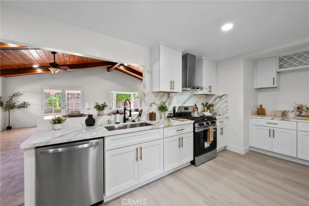 2863 S Cypress Point Ontario, CA 91761